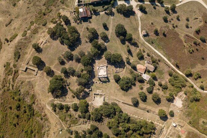Apollonia and Ardenica Monastery - full day tour - Getting the most from the guide and assistant (and why it matters)