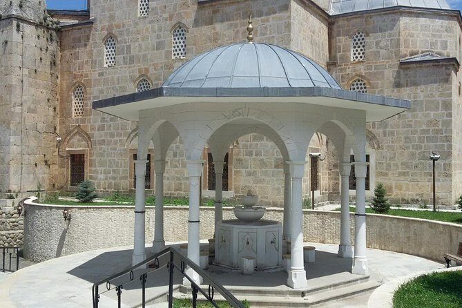 Day trip to Prizeren Kosovo,Explore Prizren Heritage with Tirana Day Trips - Sinan Pasha Mosque in 10 minutes: focus on details, not length