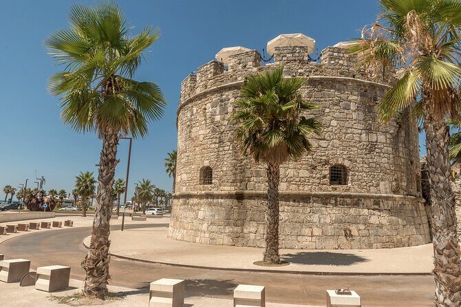 Durrës: Walking tour with Roman Amphitheater - Should you book the Durres Amphitheatre walking tour?