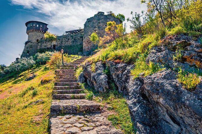From Tirana: Hiking to Pellumbas Cave and Petrela Castle - The guide factor: when explanation makes the sites stick