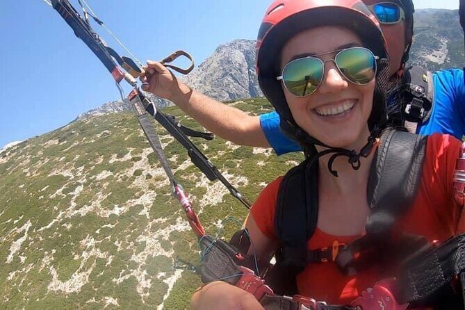 Paragliding Fly Tandem Vlora - How the coaching keeps you confident in the harness