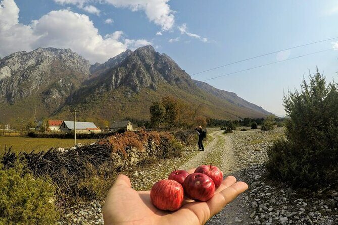 Self-Guided Hiking Tour: Theth, Valbona & Koman Lake in 5 days - Day 4 in Valbona: Kukaj and Piramida 18 on the border