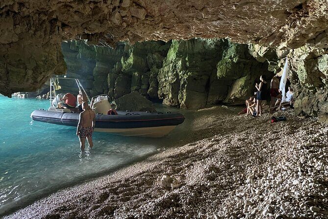 Speed Boat Tour to National Park and Grama Bay - Blue Cave (Llovizi/Lloviz) and nearby beach time: the stop that people remember