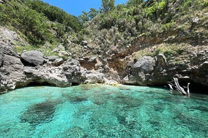 Speed Boat Tour to National Park and Grama Bay - Dafina Bay plus Bristan, English Bay, Skalome Bay, and Petruni Bay
