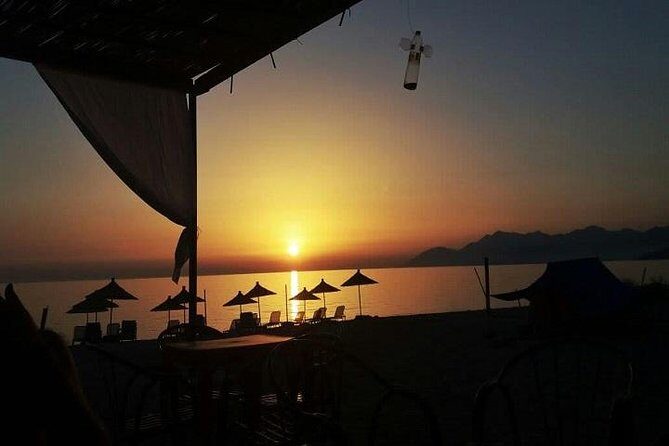 Tour of Saranda - What makes the tour click: guide explanations that translate the details
